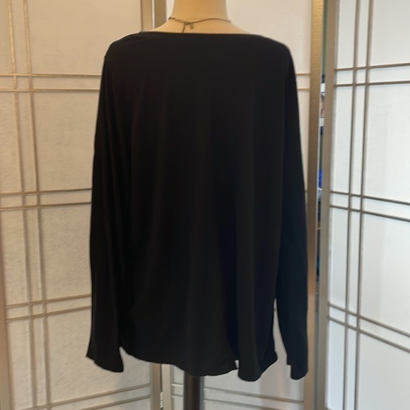 *Lane Bryant Black Long Sleeved Tee - Size 22/24 Plus Size - Picture 2 of 3